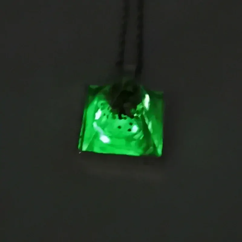 Přívěsek s opálovým efektem oválný