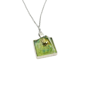 Přívěsek pyramida zelená