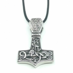 Přívěsek vikingské kladivo zdobené